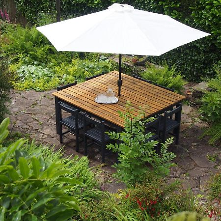 Hectors House Comfortable 4 Bed House In Mature Gardens Yelverton Eksteriør billede