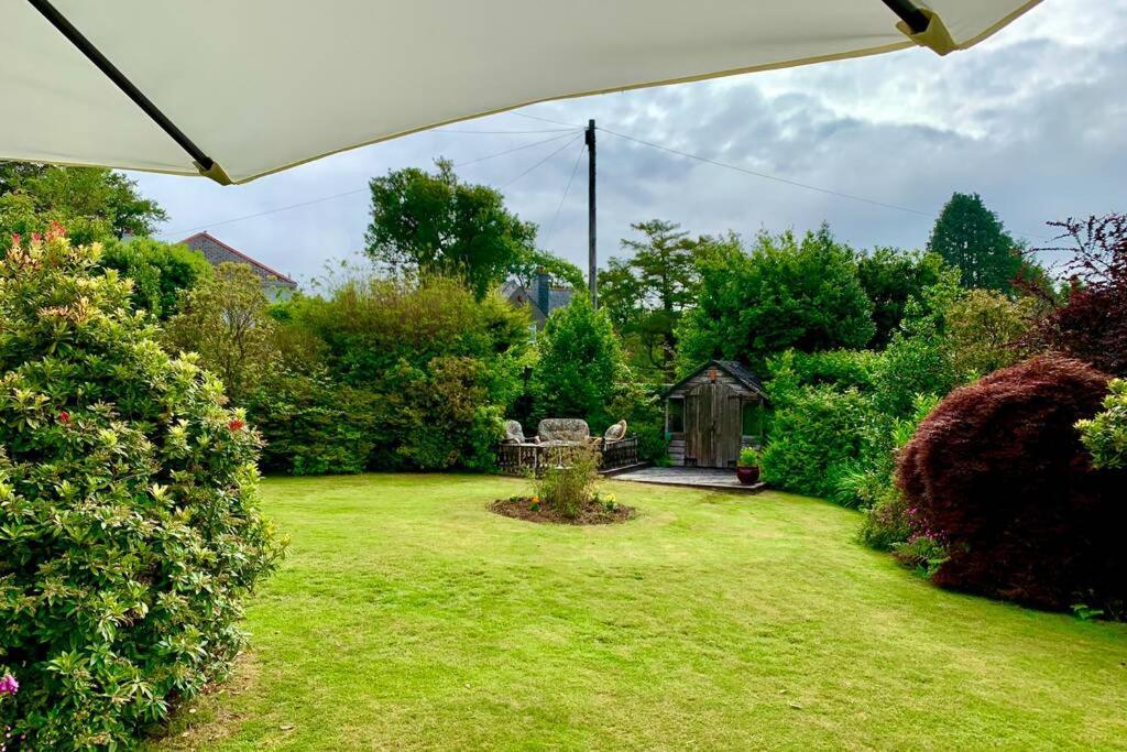 Hectors House Comfortable 4 Bed House In Mature Gardens Yelverton Eksteriør billede
