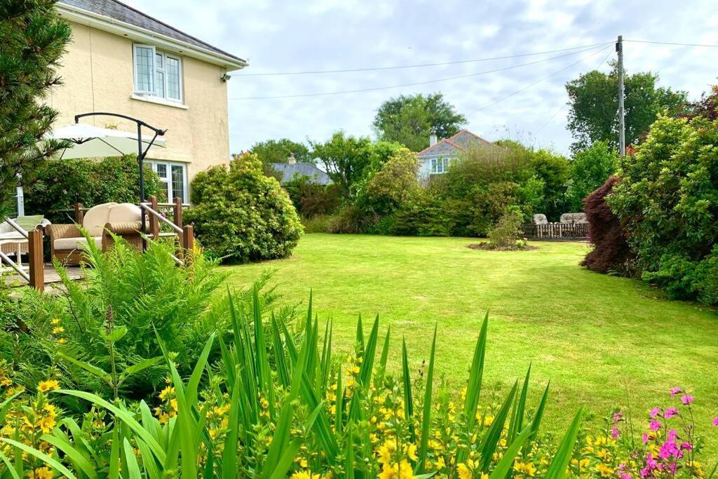 Hectors House Comfortable 4 Bed House In Mature Gardens Yelverton Eksteriør billede