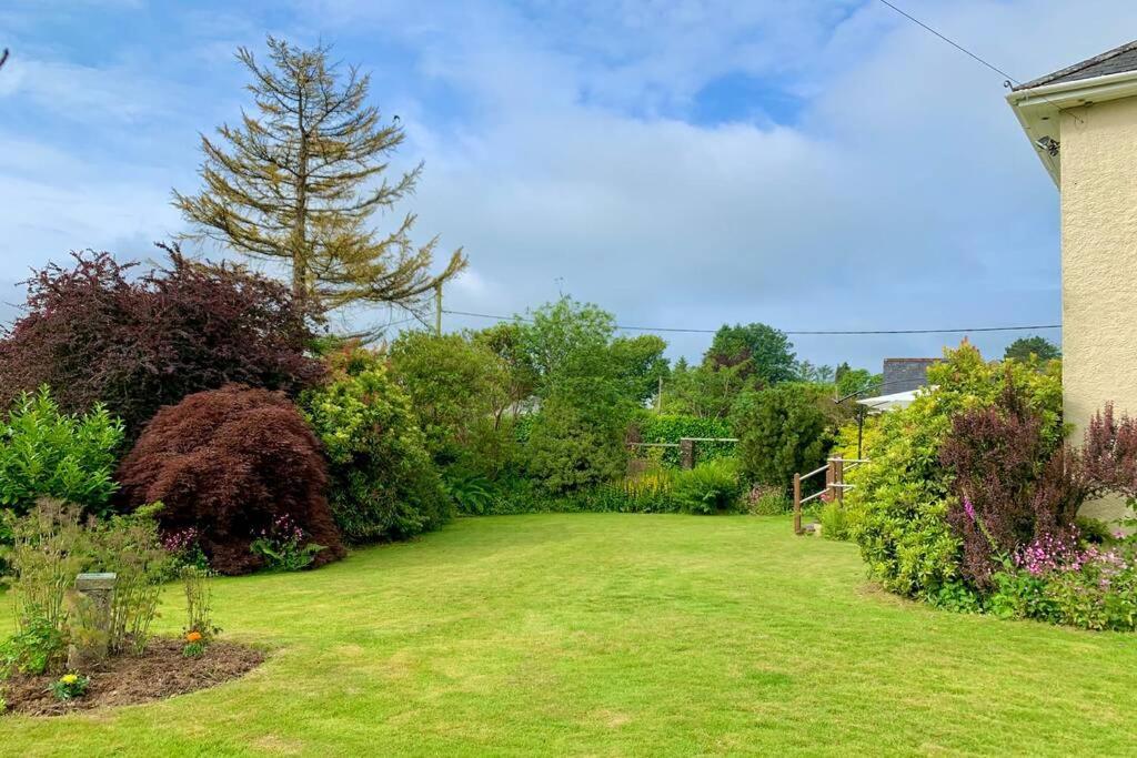 Hectors House Comfortable 4 Bed House In Mature Gardens Yelverton Eksteriør billede