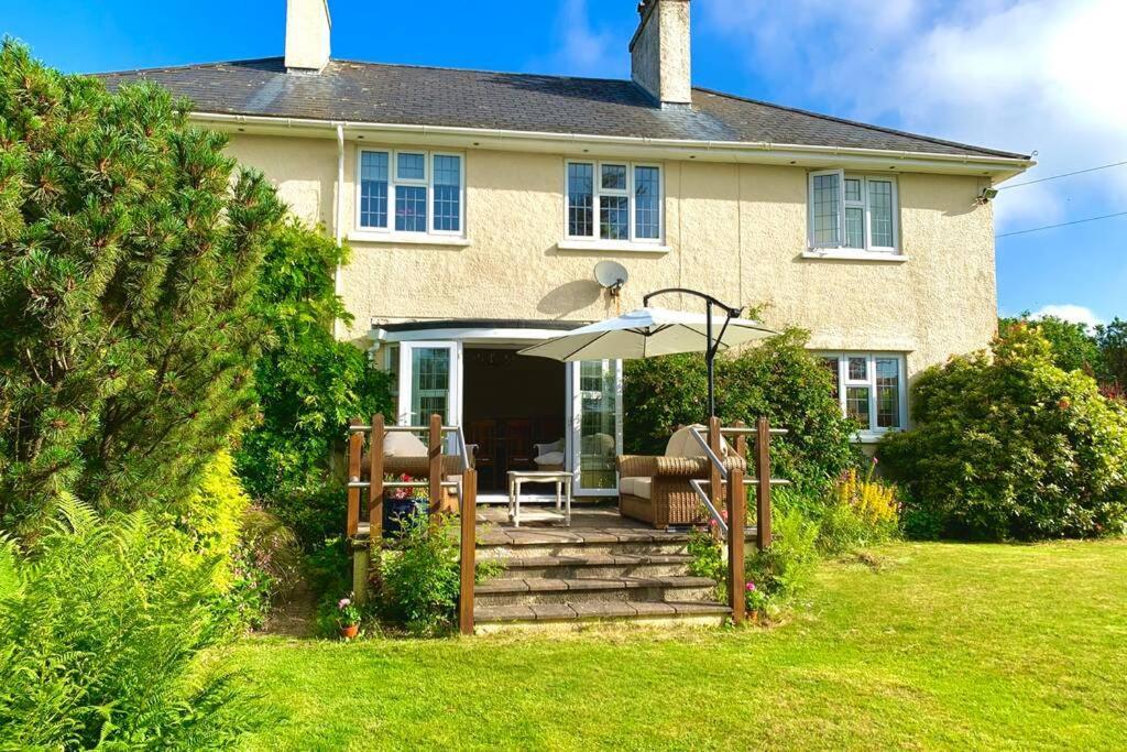 Hectors House Comfortable 4 Bed House In Mature Gardens Yelverton Eksteriør billede