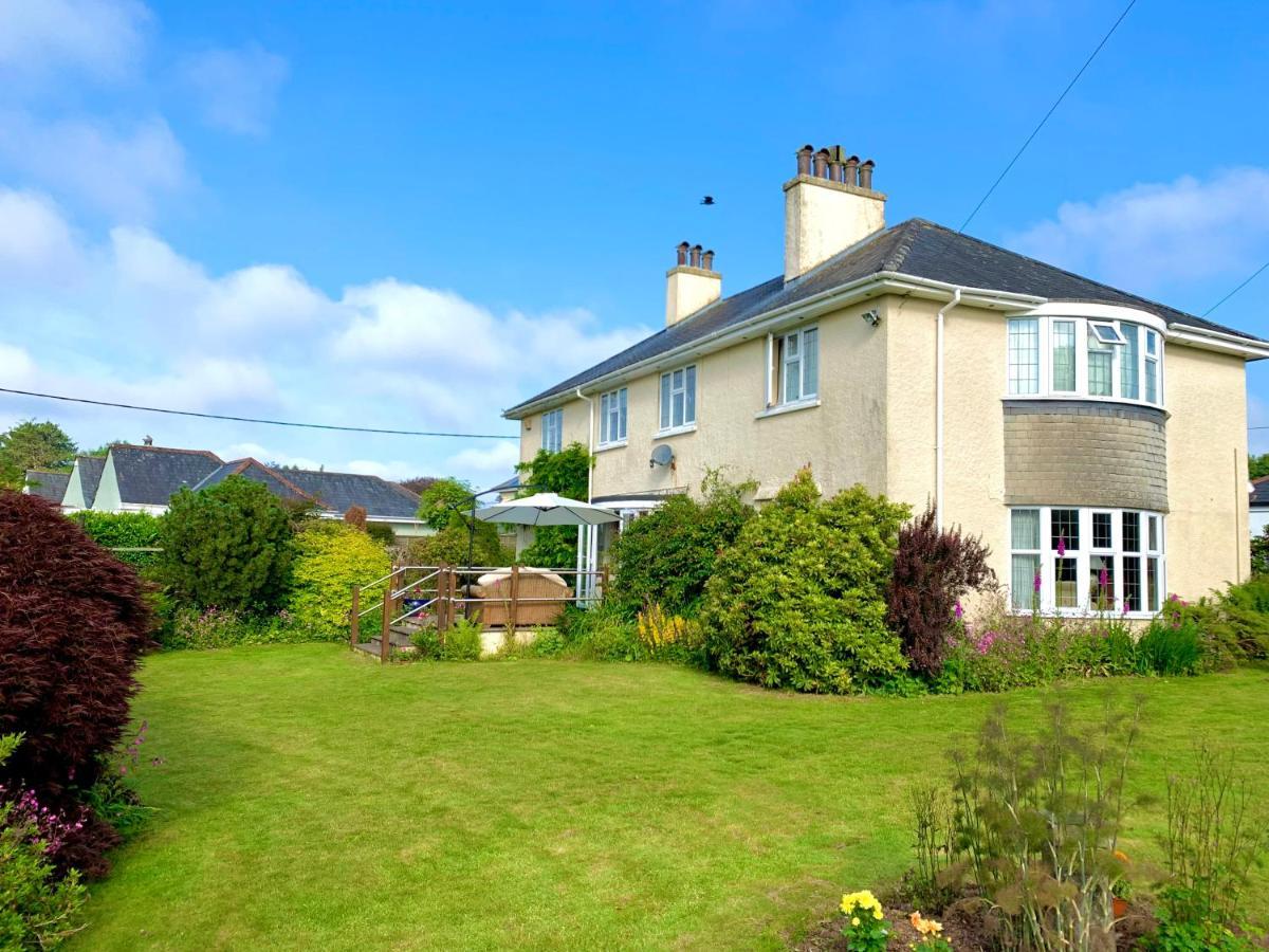 Hectors House Comfortable 4 Bed House In Mature Gardens Yelverton Eksteriør billede